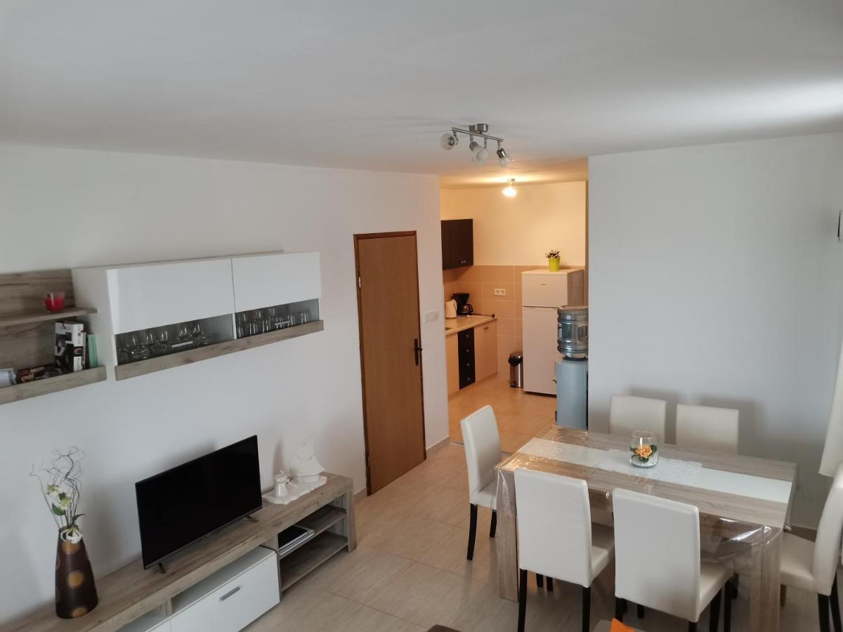 ויר Apartman Jadranka מראה חיצוני תמונה